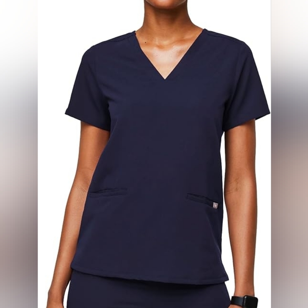 Size XS Figs Casma 3 Pocket Top In Color Navy